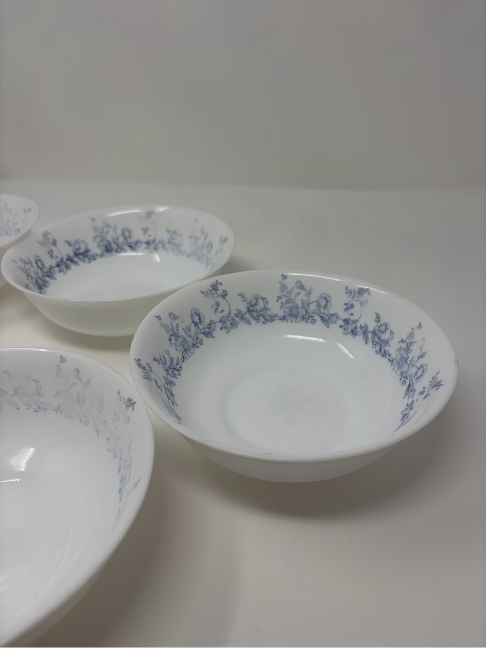 5 Glenwood Blue Floral White Milk Glass Soup/Cereal Bowls by Arcopal France EUC